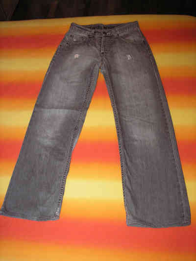 Pantalón largo vaquero talla 40 (a Guidi)