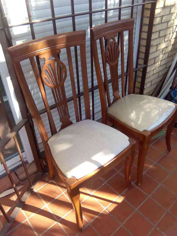 Regalo 2 sillas de madera
