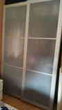 Regalo armario pax puertas correderas.