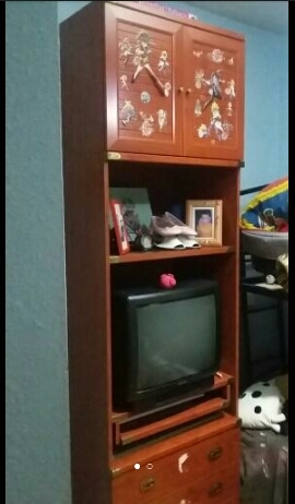 DOS MUEBLES DE HABITACION URGE 