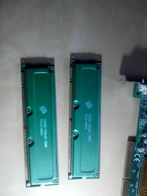 2x 256 Memoria RAM SDRAM 133
