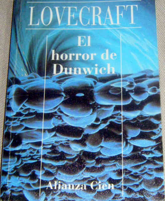 Pequeño libro de terror de bolsillo.