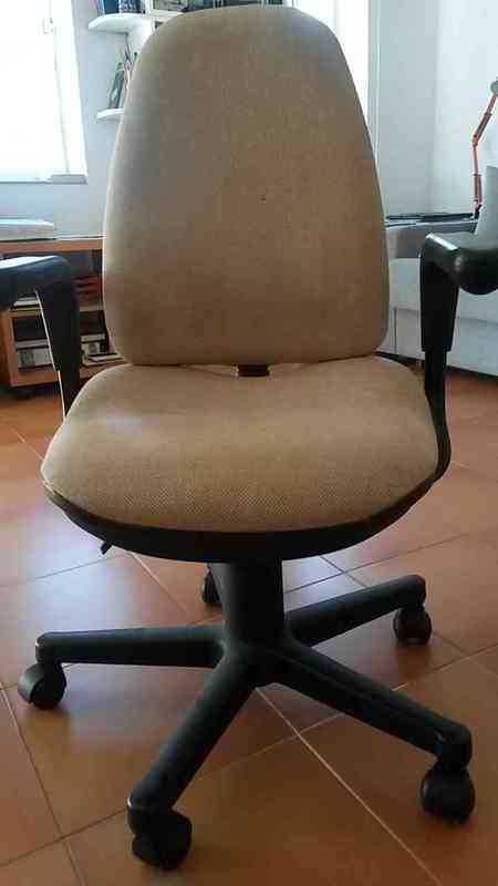 Regalo silla de escritorio (no se levanta el asiento)