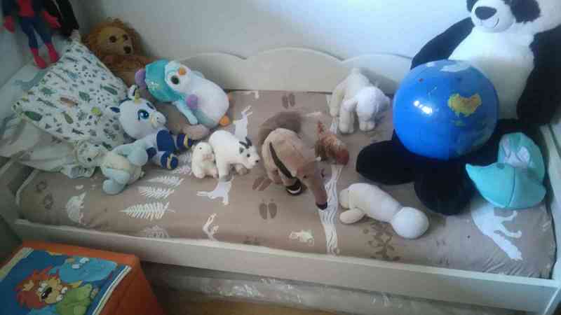 Cama de niño blanca para regalar