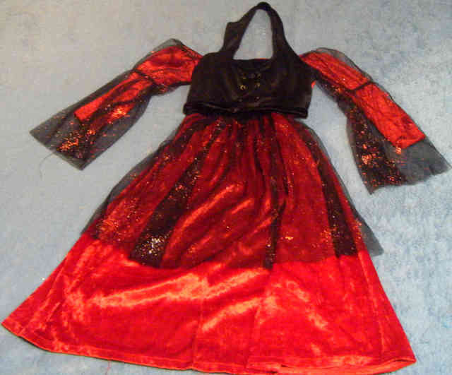 Llegan Los Carnavales. Vestido Rojo de Princesa .