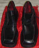 Zapatos de Hombre Negros, Talla 45.