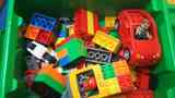 Caja con piezas de duplo-lego para niños de 2-6 años