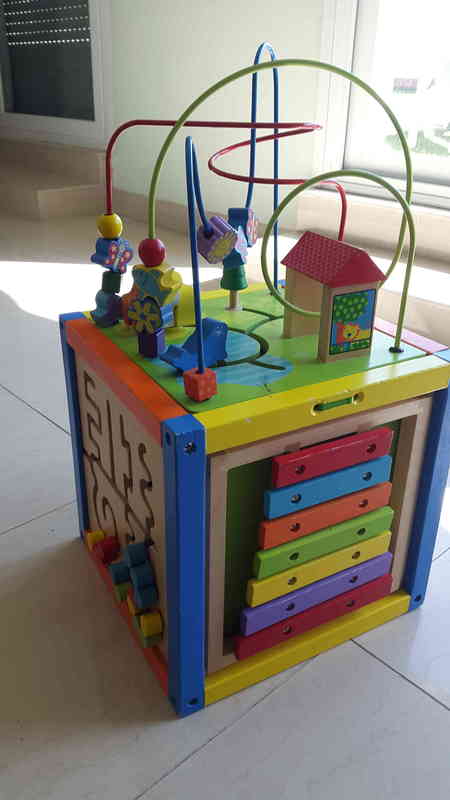 Cubo multi-actividades de madera