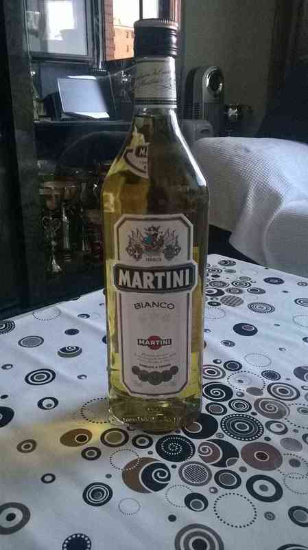 Regalo botella de Martini Bianco y Pacharán La Navarra