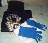 Lote 2 de sudadera guantes y bufanda.