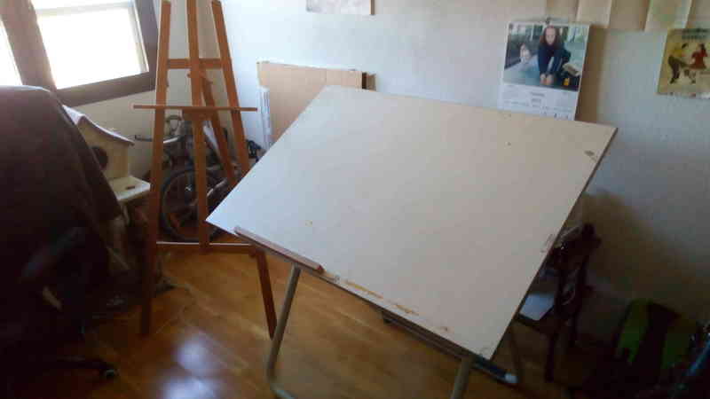 Regalo mesa de dibujo, caballete y mesa de ordenador. Zona estadio Vicente Calderón