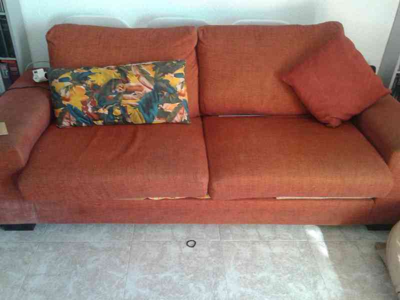 Regalo sofa rojo en Barcelona 