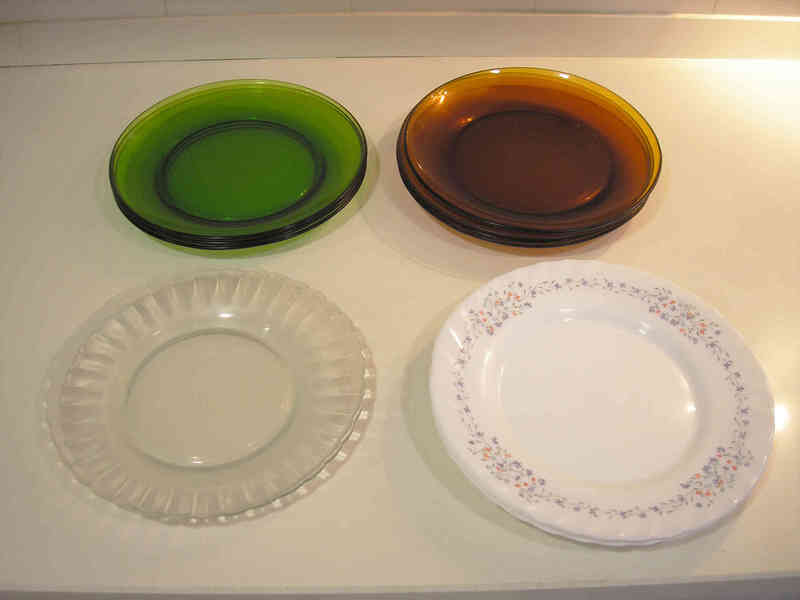 Platos lisos grandes surtidos de vidrio y porcelana (a elpater)