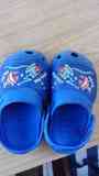 Regalo sandalias cangrejeras azules talla 22/23