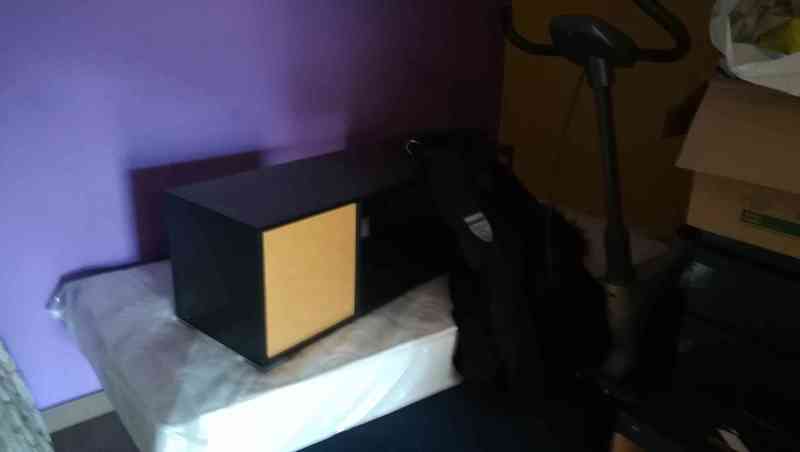 Mesillas, cómics, bici, colchón, etc