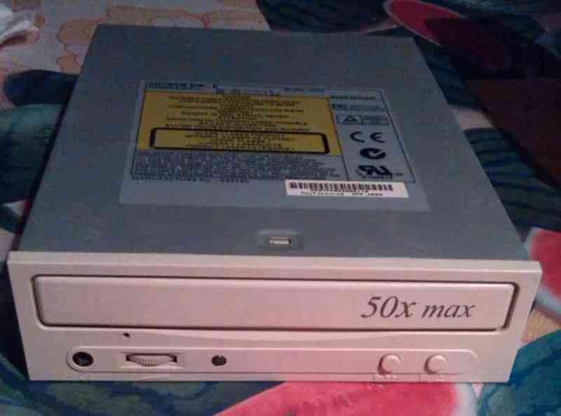 CD-ROM DRIVE