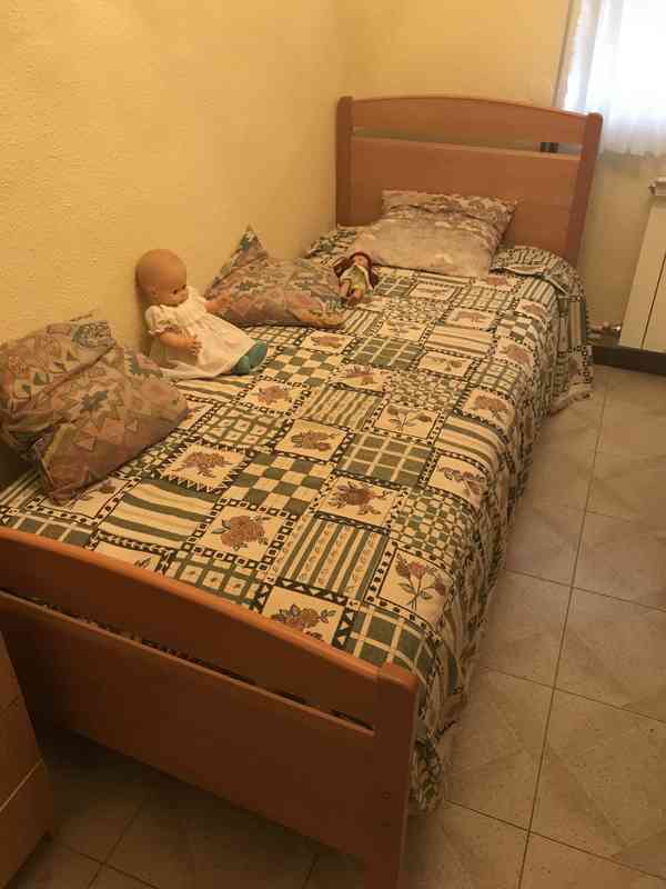 Cama individual bastante nueva