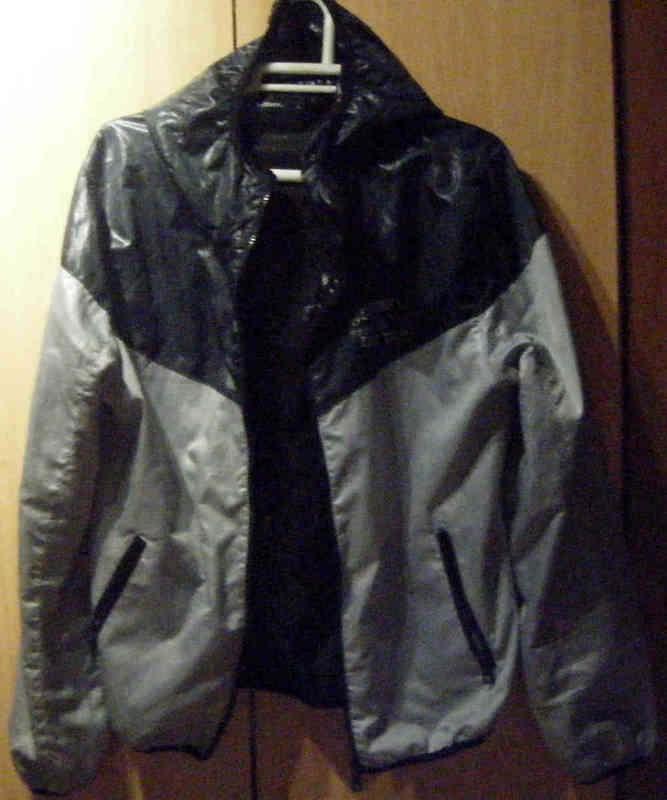 Chaqueta impermeable fina,