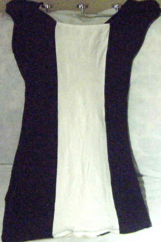 Vestido blanco y negro.