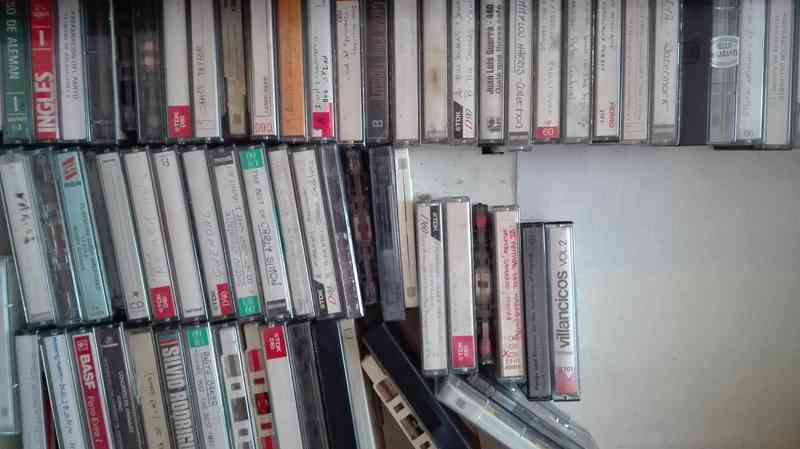 Regalo cassetts con música años 70 / 80 / 90