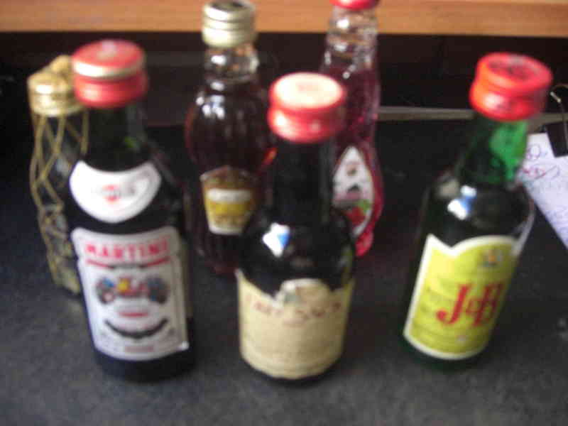 botellas pequeñas de licor 