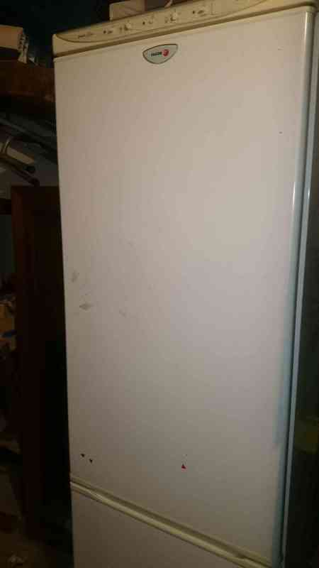 Regalo nevera en barrio Moratalaz