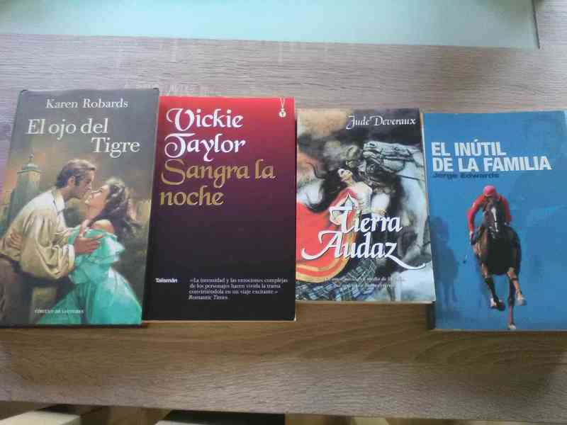 LOTE 1 - 4 NOVELAS ROMANTICAS.