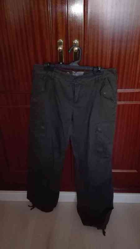 Pantalon largo caqui, talla 36(gaby31)