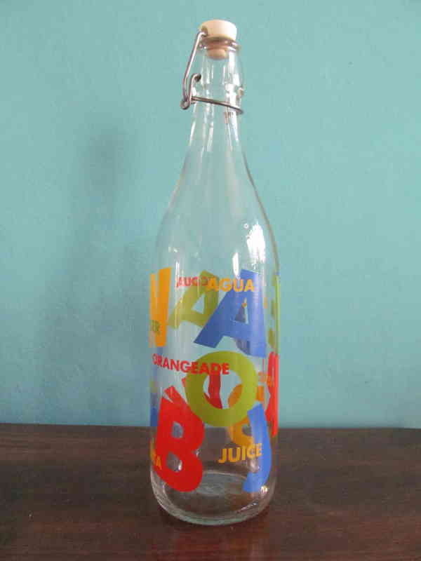 Botella de cristal decorada