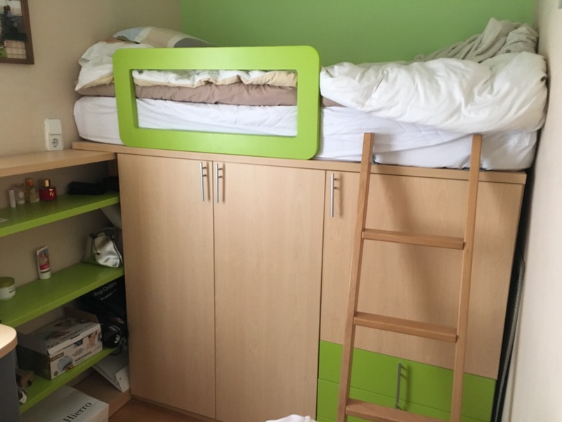 DORMITORIO INFANTIL CON ESCRITORIO