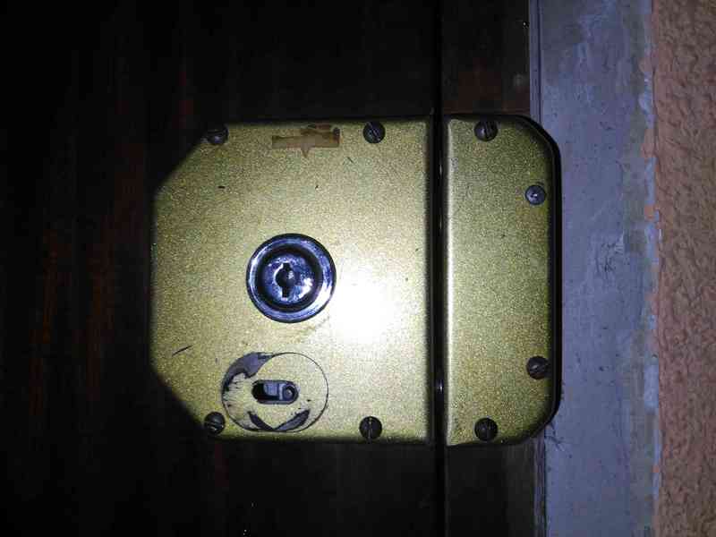 Necesito cerradura como la de la foto