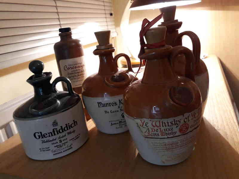 Regalo botellas de cerámica de whisky y ginebra