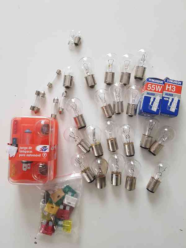Bombillas, fusibles, faros y pilotos de coche