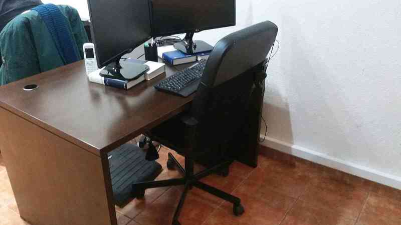 3 mesas escritorio color marrón 