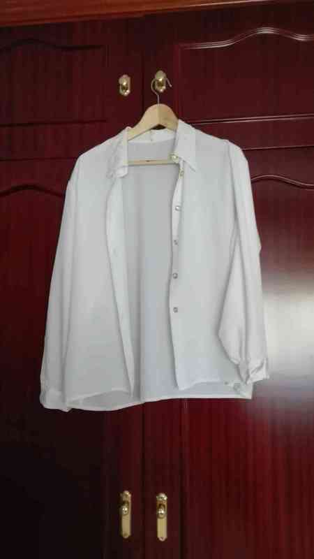 Camisa blanca manga larga Talla 50(marirf)