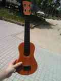 Ukelele de juguete