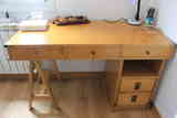 Regalamos mesa-escritorio de madera