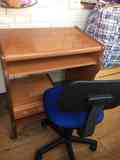 Escritorio y silla 