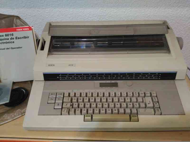 Máquina de escribir eléctrica