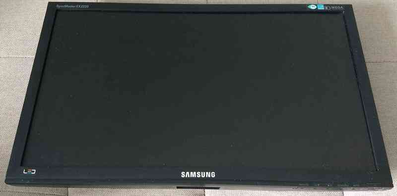 Monitor Samsung SyncMaster EX2220 (Pie roto)
