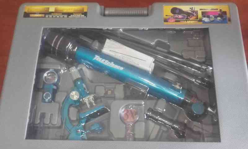 REGALO JUEGO DE TELESCOPIO Y MICROSCOPIO.