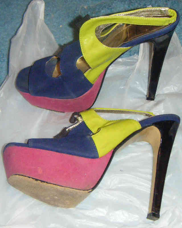 Tacones de colores de mujer