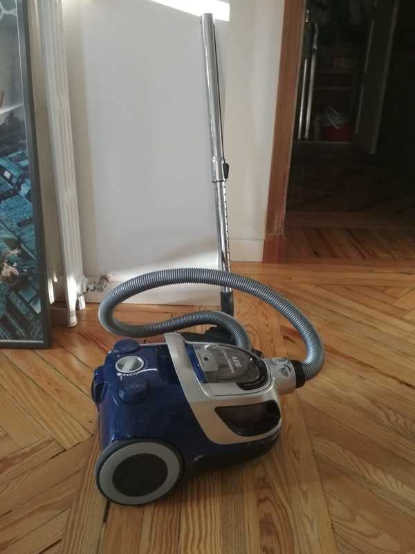 Aspiradora - Diego de Leon 