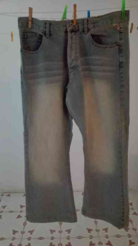 Pantalon vaquero chico. Talla 36/34(butzy)