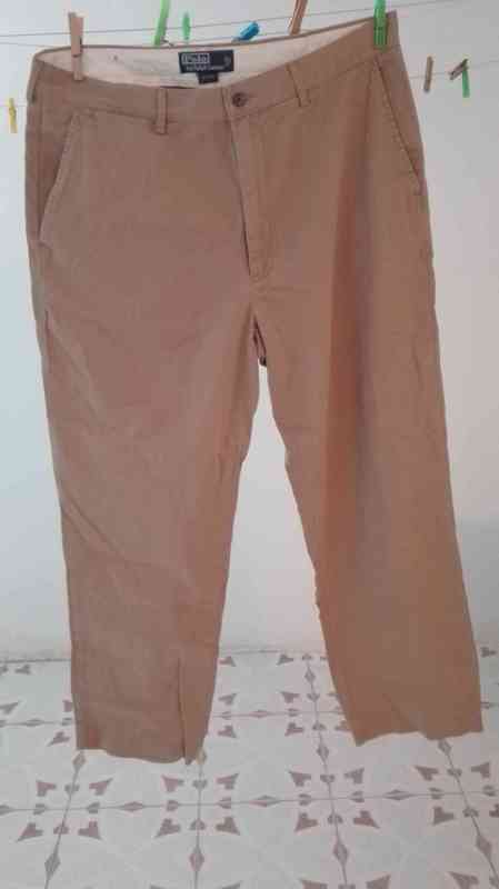 Pantalon chico, color marrón claro. Talla 35/30(butzy)