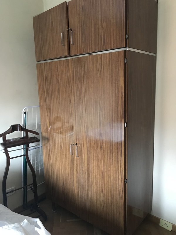 Regalo cama de 90, armario y mesilla 