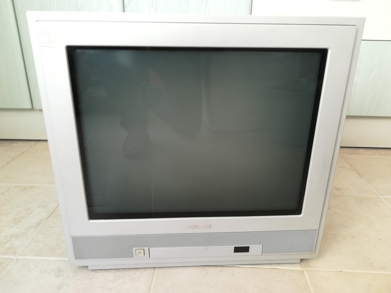 Televisor de tubo de 21" Thomson