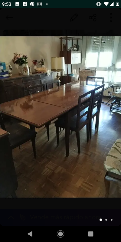 Mesa rectangular con sillas