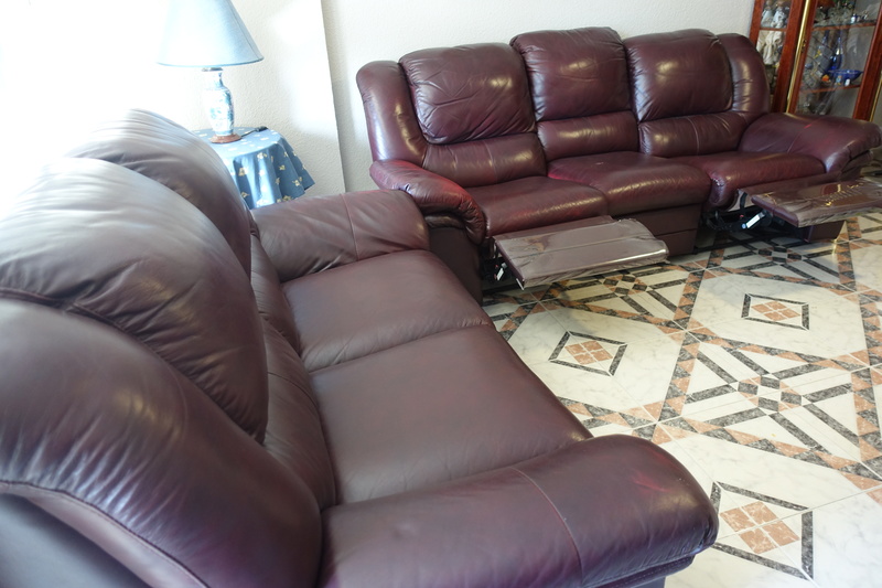 Dos sofás piel 2 y 3 plazas color marrón