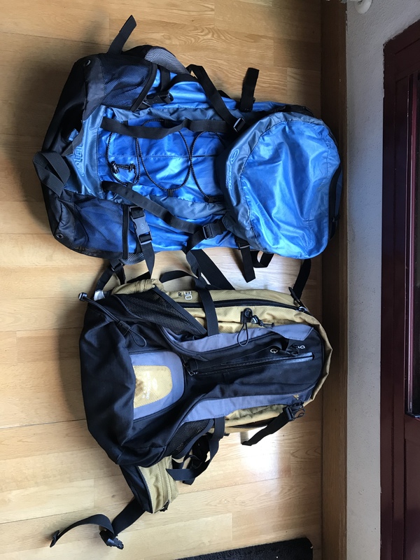 Se regalan mochilas de trecking quechua (60+10 L y 30L)